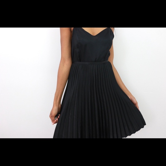 Das Accordion Skirt - Picture 3 of 8